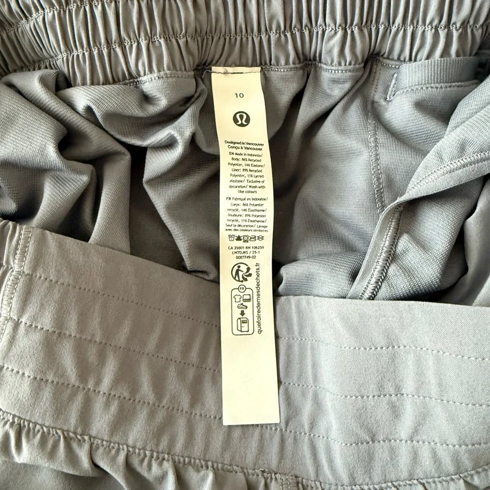 Lululemon Gray Women's Hotty Hot High Rise 4” Shorts - Picture 3 of 4